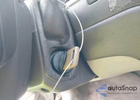 2007 Lincoln Town Car Signature Limited z USA, uszkodzony, nr VIN 1LNHM82WX7Y627223